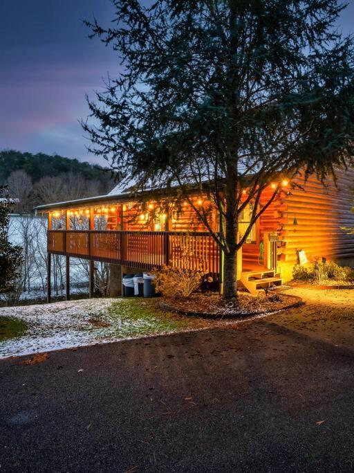 Cabin With New Hot Tub, Near Dollywood .2Bd.2Ba.Sleeps6.Bbq Sevierville Εξωτερικό φωτογραφία