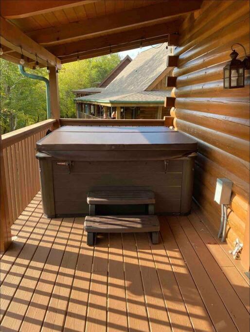 Cabin With New Hot Tub, Near Dollywood .2Bd.2Ba.Sleeps6.Bbq Sevierville Εξωτερικό φωτογραφία