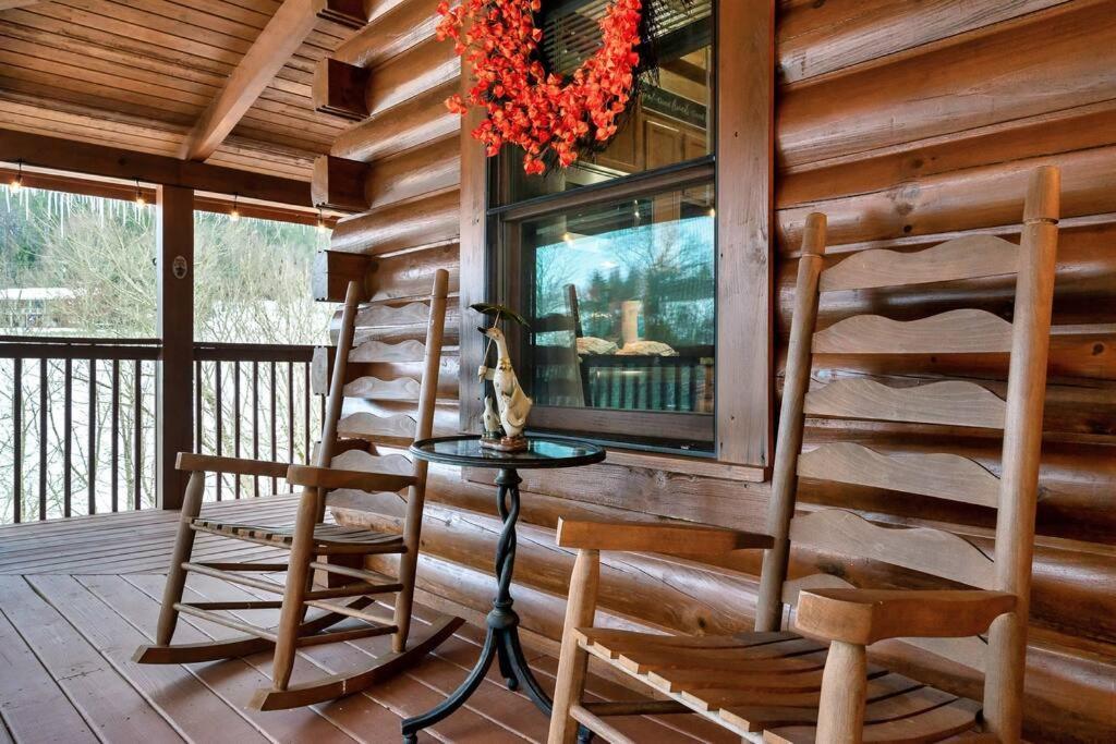 Cabin With New Hot Tub, Near Dollywood .2Bd.2Ba.Sleeps6.Bbq Sevierville Εξωτερικό φωτογραφία
