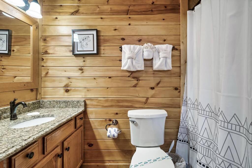 Cabin With New Hot Tub, Near Dollywood .2Bd.2Ba.Sleeps6.Bbq Sevierville Εξωτερικό φωτογραφία