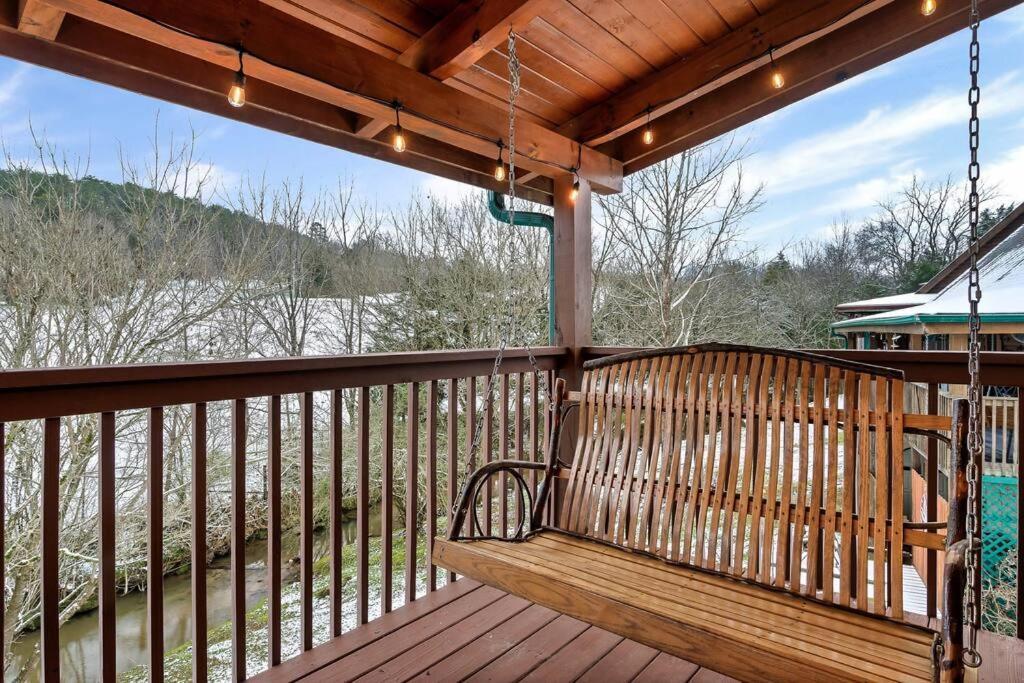 Cabin With New Hot Tub, Near Dollywood .2Bd.2Ba.Sleeps6.Bbq Sevierville Εξωτερικό φωτογραφία